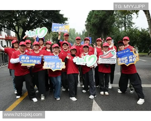 成都马拉松街舞队灵活性展现城市活力与文化交融的精彩瞬间 成都马拉松街舞队灵活性展现城市活力与文化交融的精彩瞬间