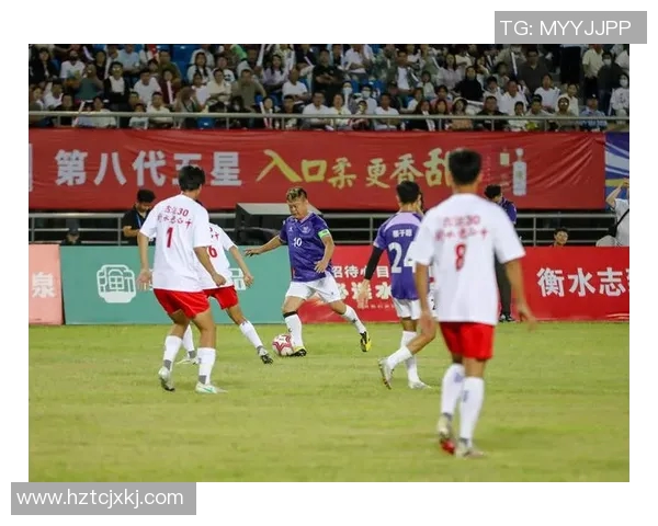 足球明星们在赛场上的精彩瞬间与动感瞬间的完美定格